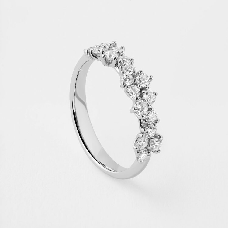 Каблучка у білому золоті, з діамантами 247381121